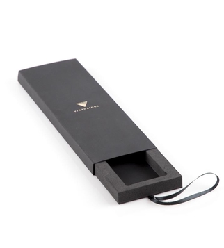 Кутийка от евапрен с черен картон и златно фолио | J Point Plus