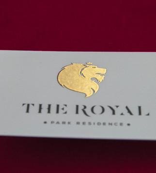 Business card with liquid gold print | J Point Plus